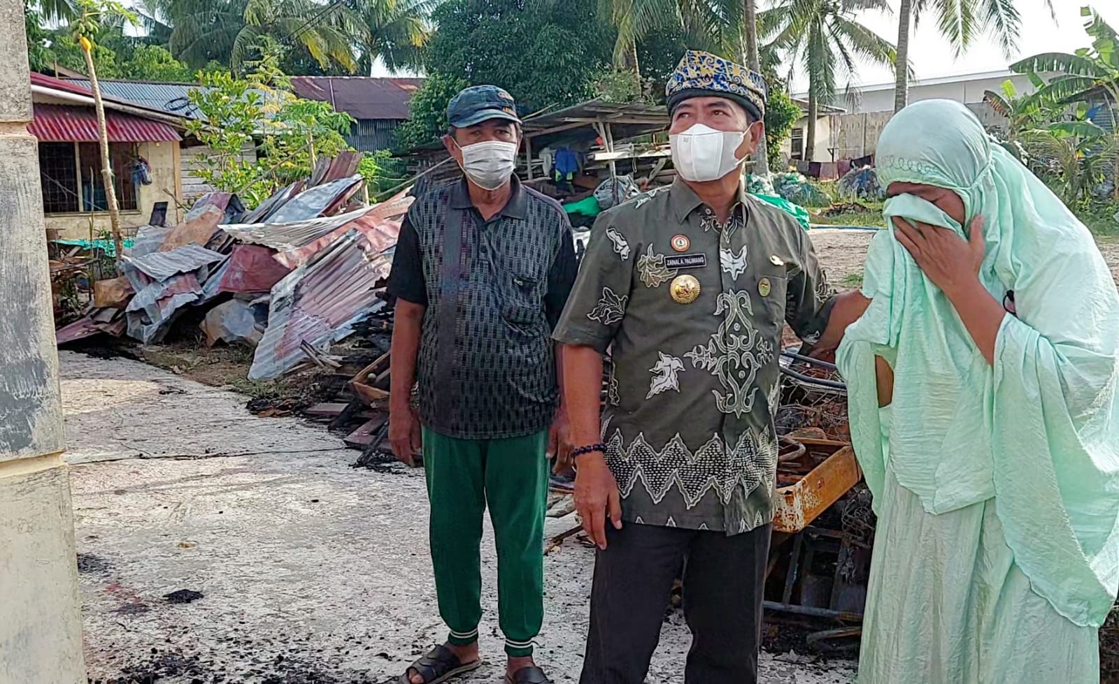 Gubernur Kaltara Datang, Akhirnya Pemilik TPS bisa Tersenyum