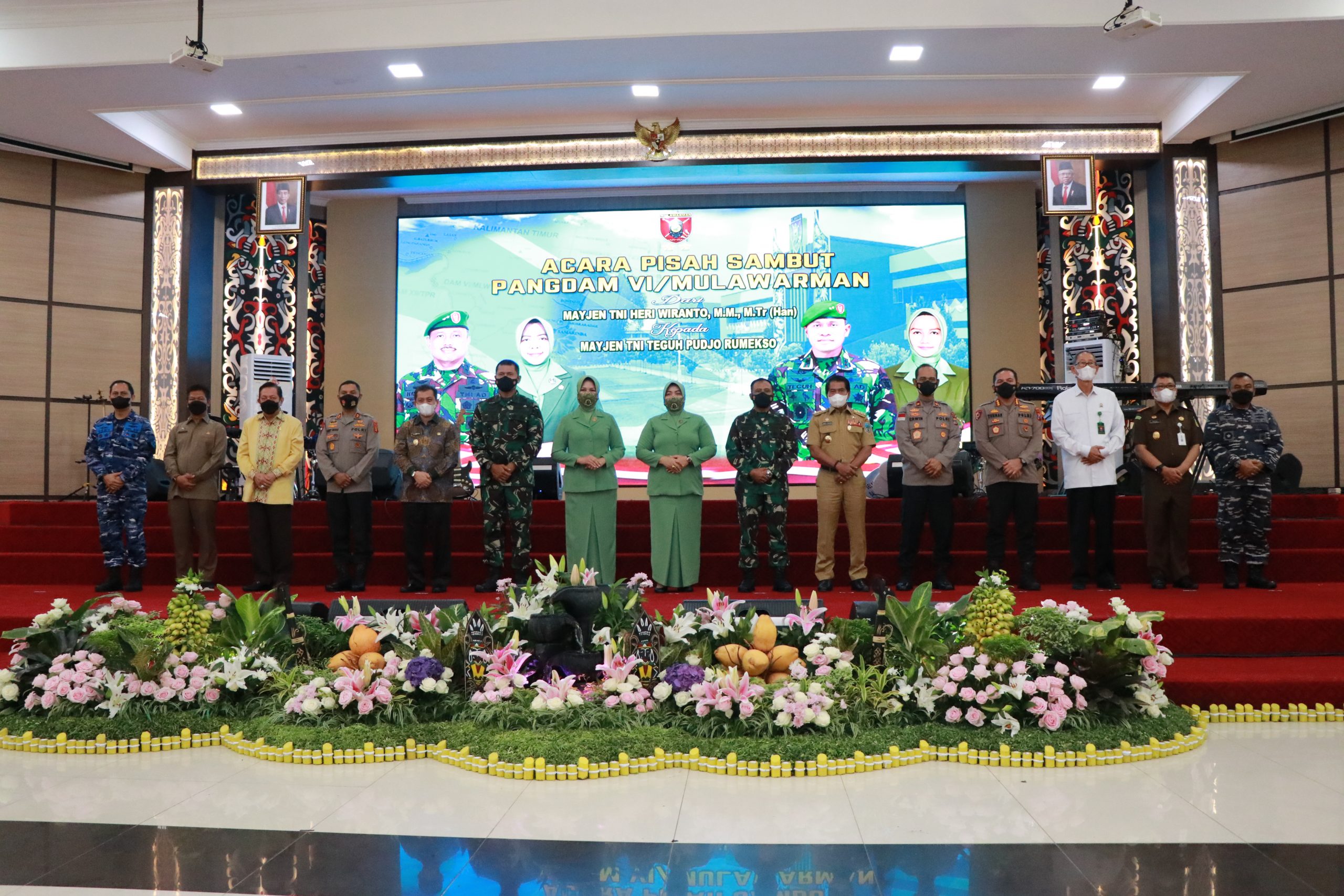 Gubernur Zainal Paliwang Turut Sambut Pangdam Baru Mayjen TNI Teguh Pudjo Rumekso