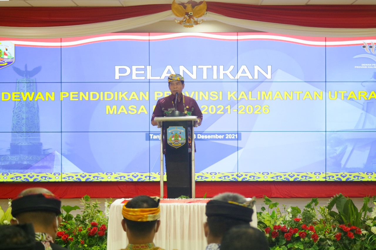 Kukuhkan Anggota Dewan Pendidikan, Gubernur Minta Wadahi Aspirasi Masyarakat