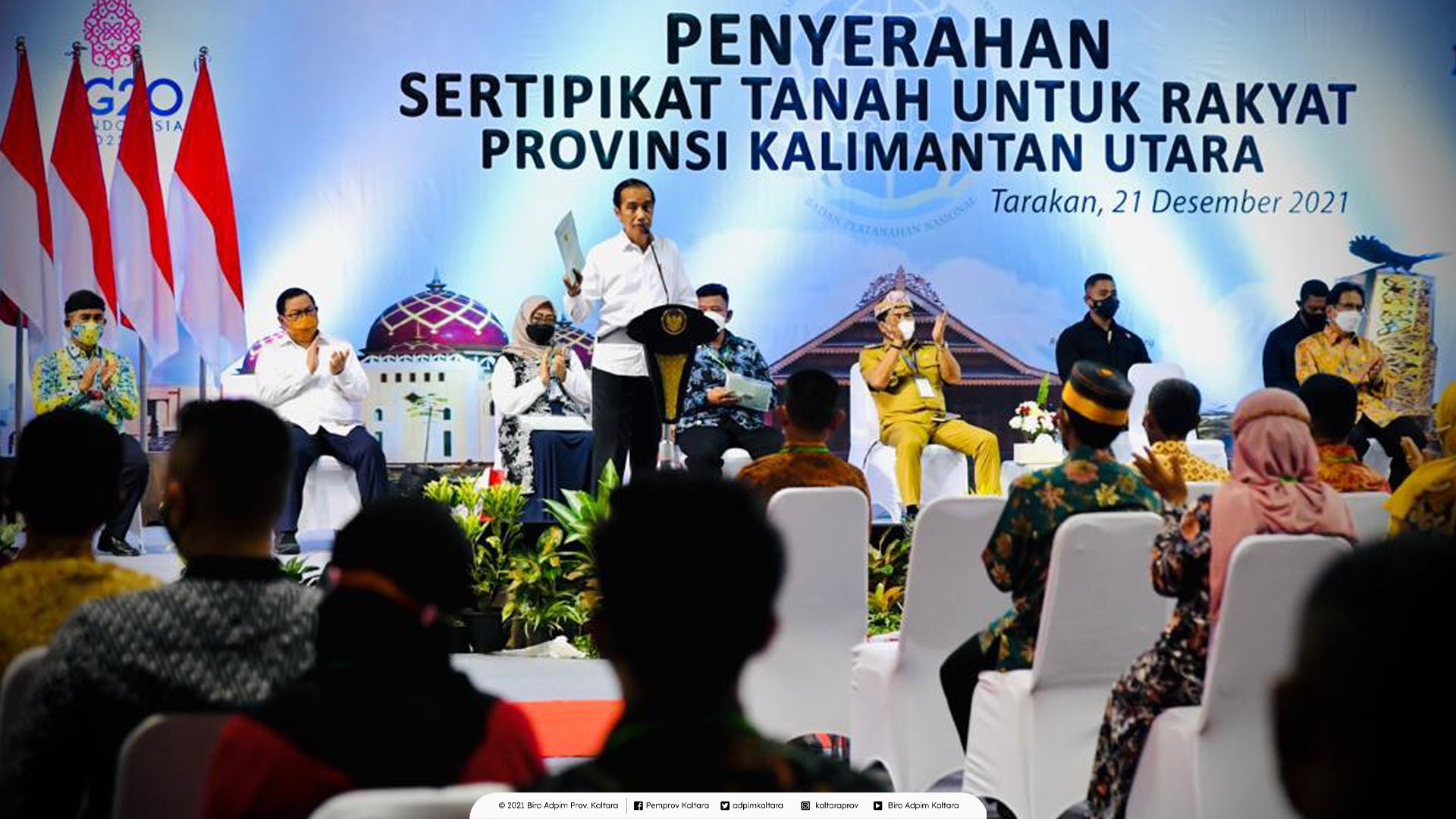 Presiden Jokowi Serahkan Sertifikat Hak Atas Tanah bagi Masyarakat di Kalimantan Utara