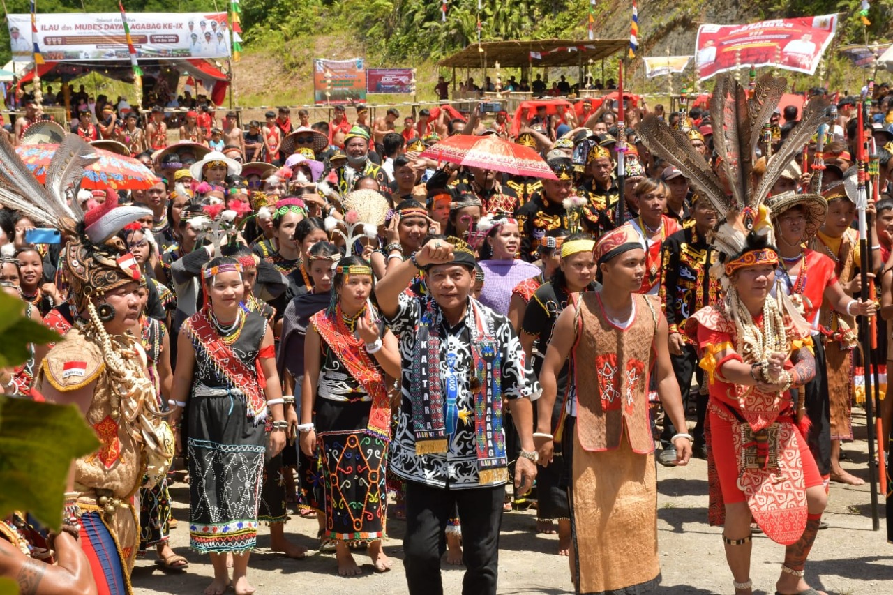 Partisipasi Gubernur dalam Pesta Ilau dan Mubes Dayak Agabag