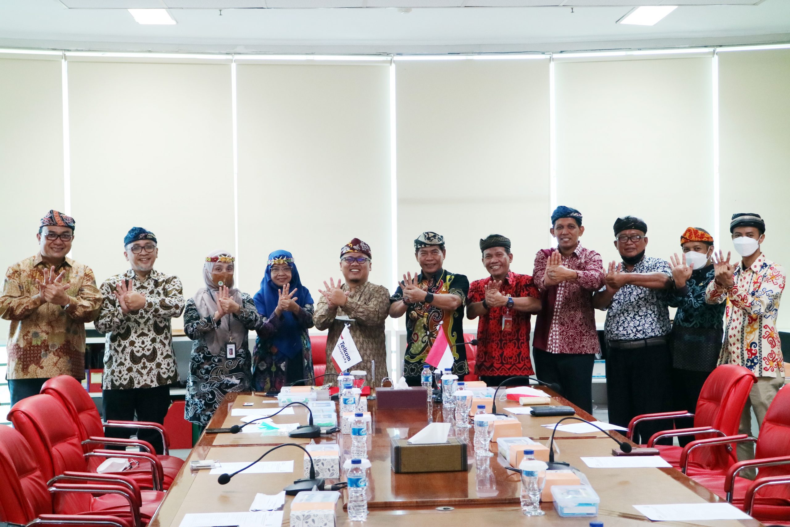 Atasi Daerah 3T, Pemprov-Universitas Telkom Teken MoU