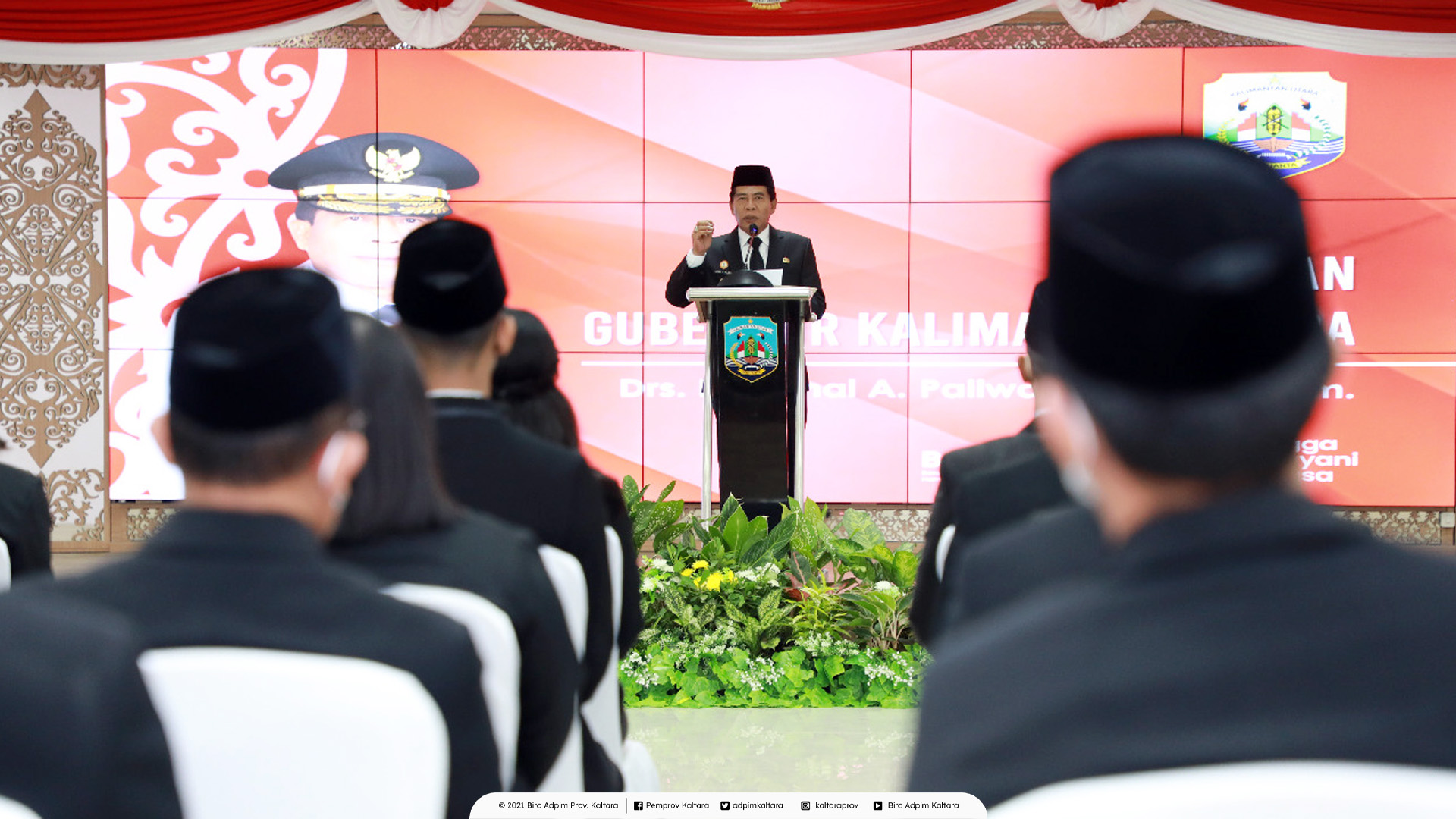 Gubenur Zainal A Paliwang melantik 1 orang pejabat administrator dan 38 pejabat fungsional.
