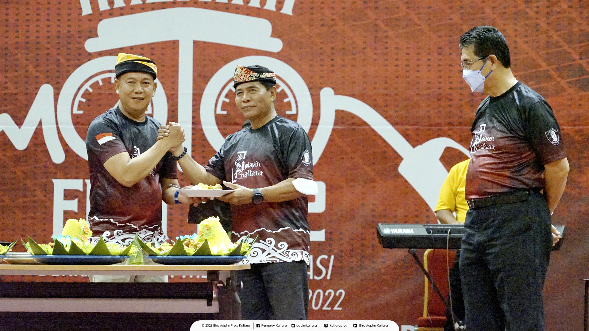 Gubernur Kaltara Drs H Zainal A Paliwang SH MHum bersama Wagub Kaltara Dr Yansen TP Msi menghadiri kegiatan malam penganugerahan Kaltara Motor Fest 2K22