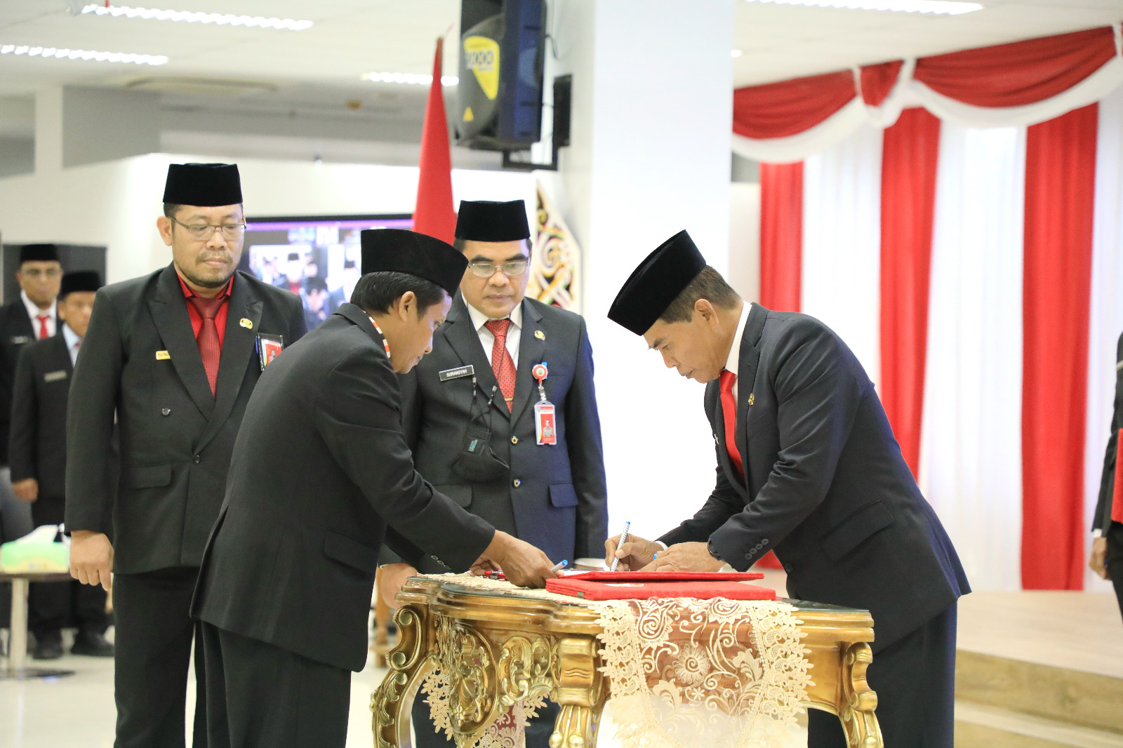 Gubernur Lantik 56 Pejabat Fungional