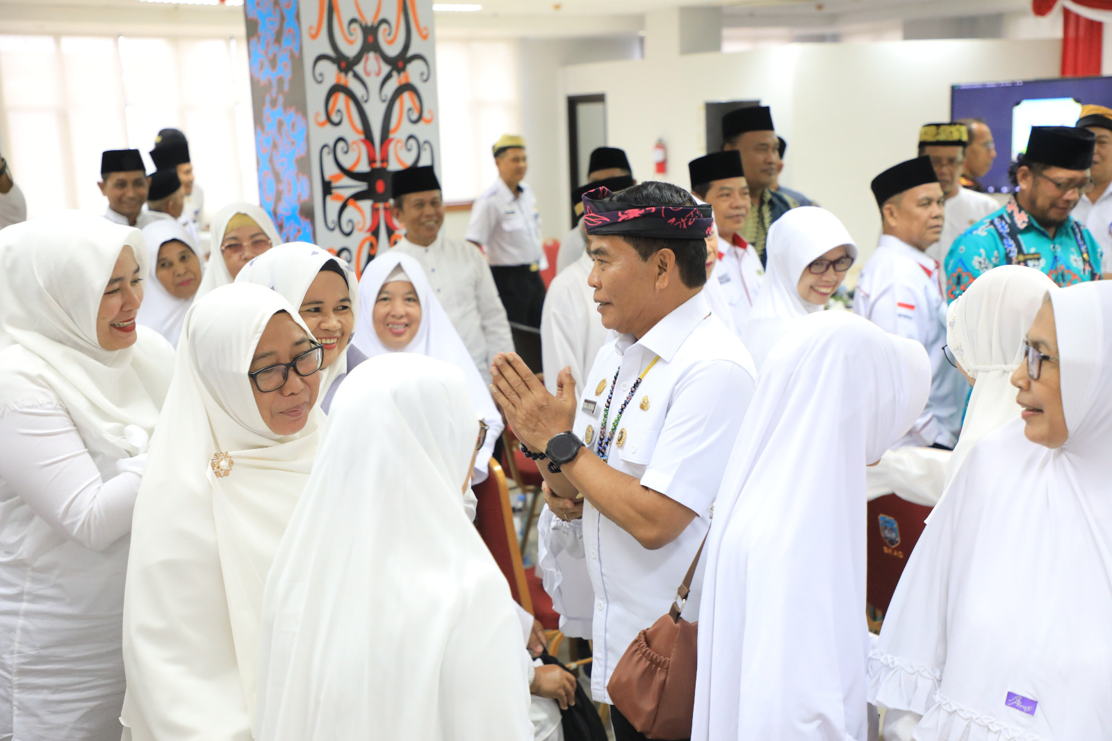 423 Calon Haji Kaltara Dilepas Simbolis Gubernur ke Arab Saudi