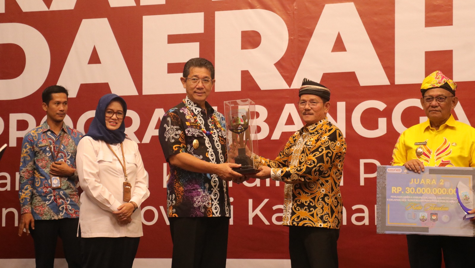 Pemprov Kaltara beri penghargaan kinerja pemda turunkan stunting