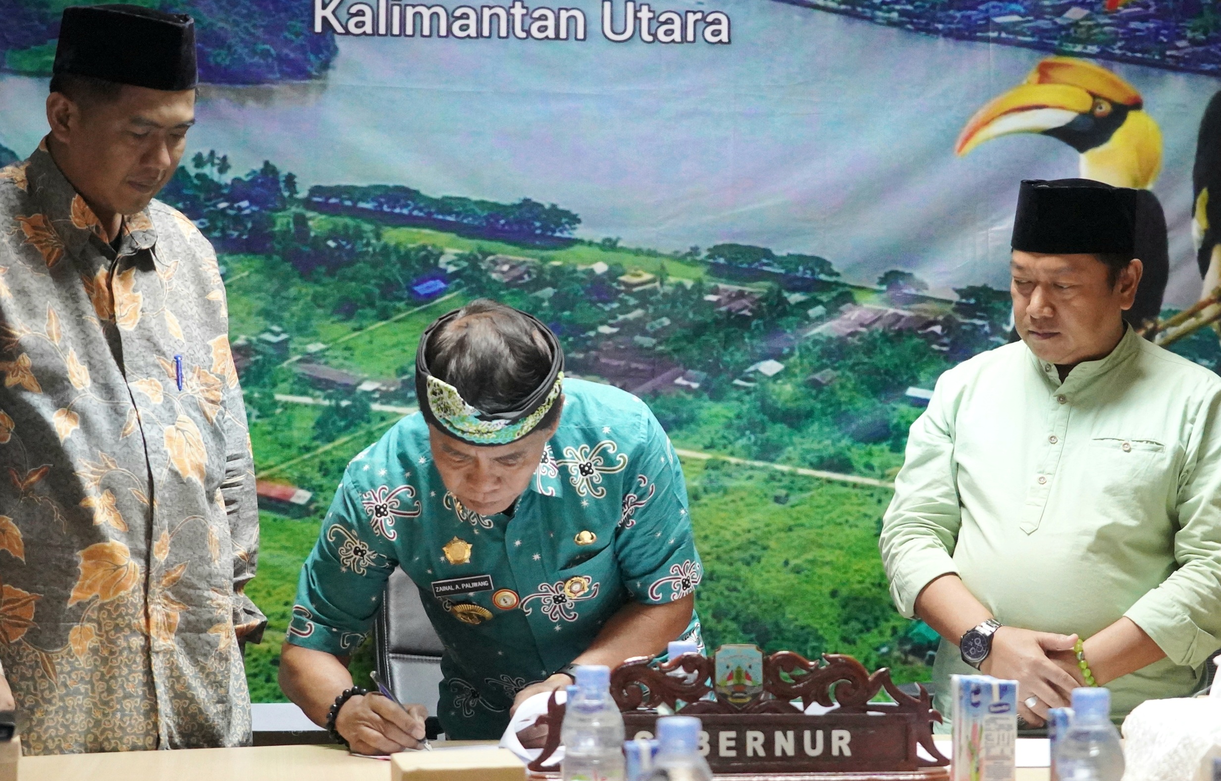 Pemprov Teken Hibah Dana Pilkada 2024 dengan KPU-Bawaslu