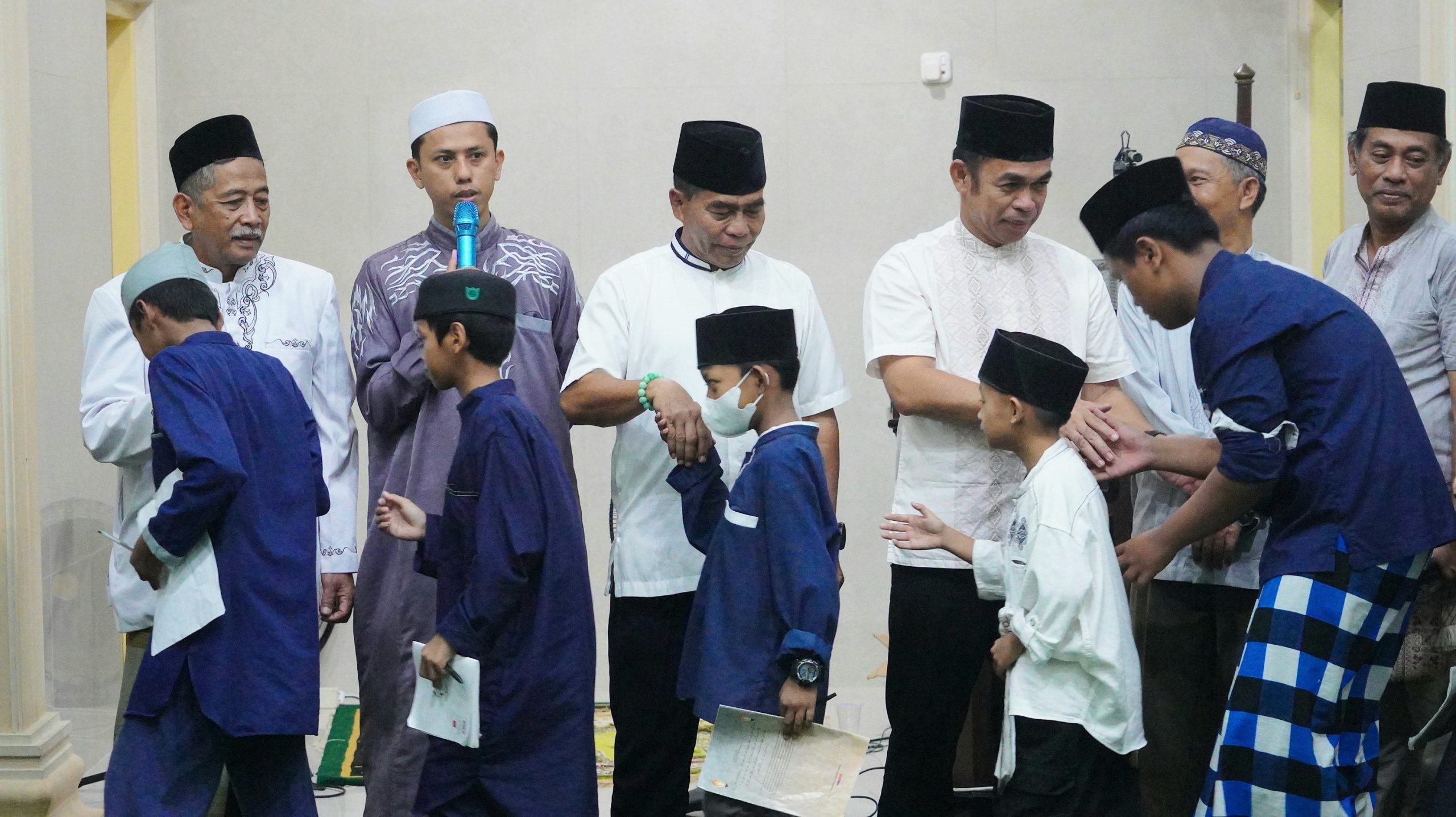 Bersilaturahmi Dengan Warga sektor C Perum Intraca Juata Permai dan Pesantren Insan mandiri