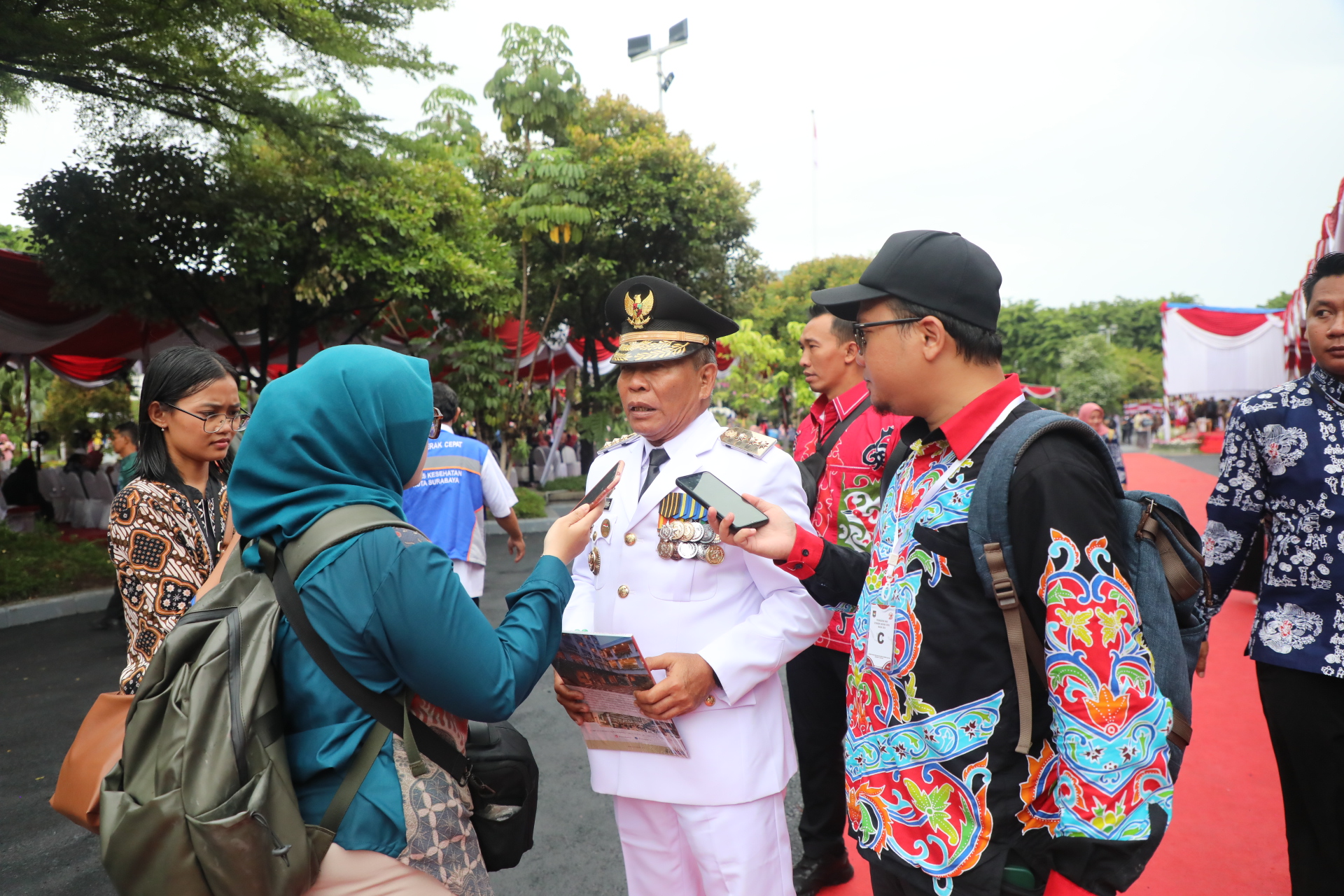 Gubernur Ikuti Upacara Hari Otda di Surabaya
