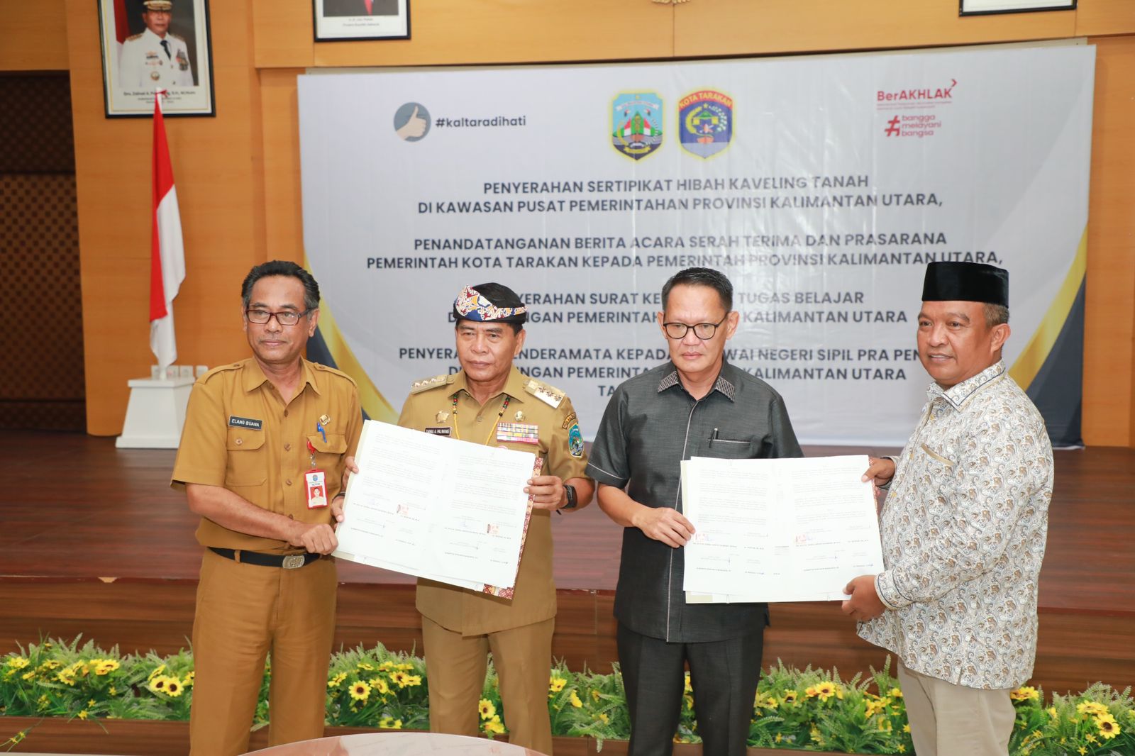 Penyerahan Sertifikat Hibah Tanah, Penyerahan SK Tugas Belajar, dan Penandatanganan Berita Acara