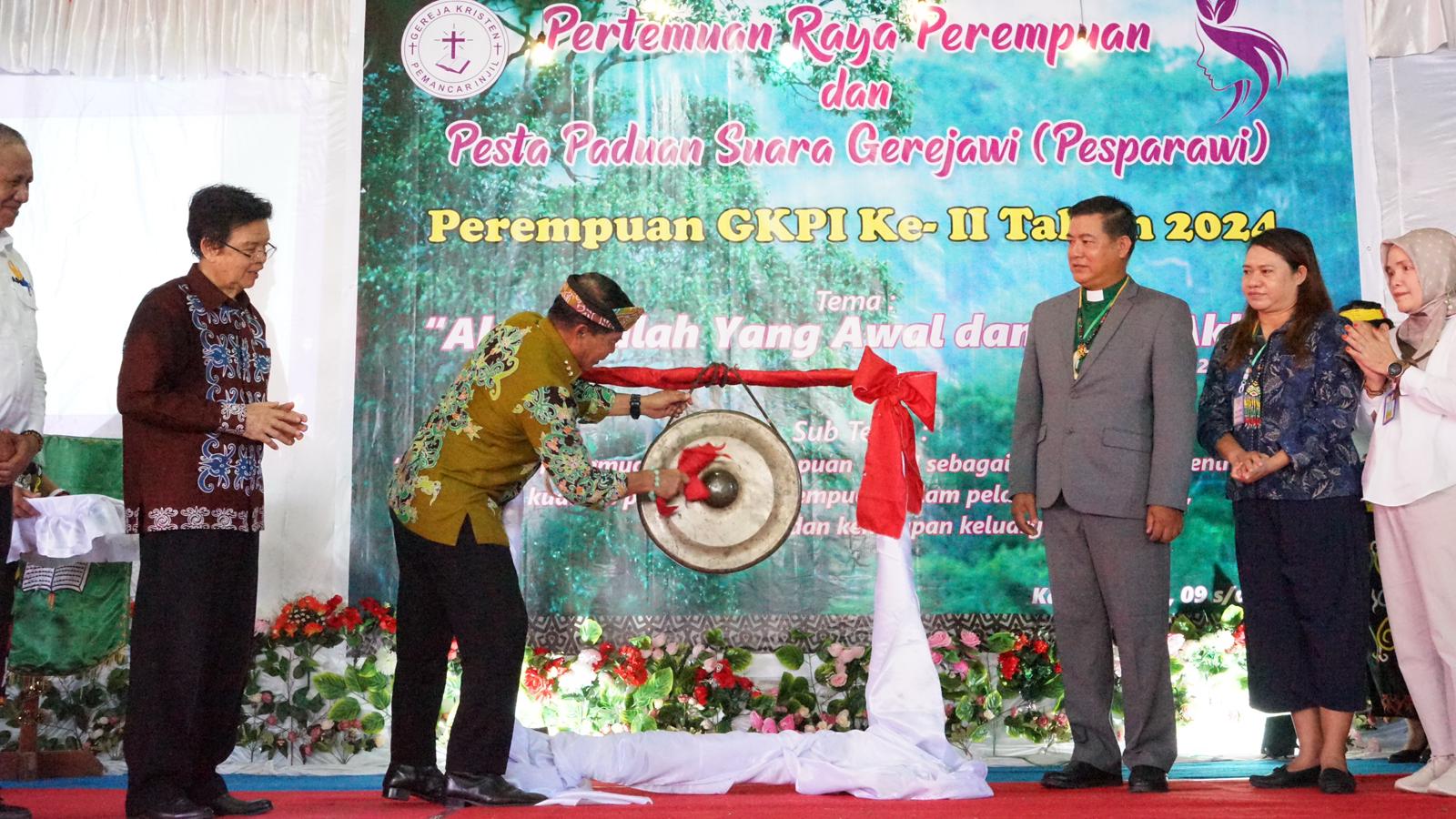 Pembukaan Kegiatan Pertemuan Raya Perempuan dan Pesparawi Perempuan GKPI Tahun 2024