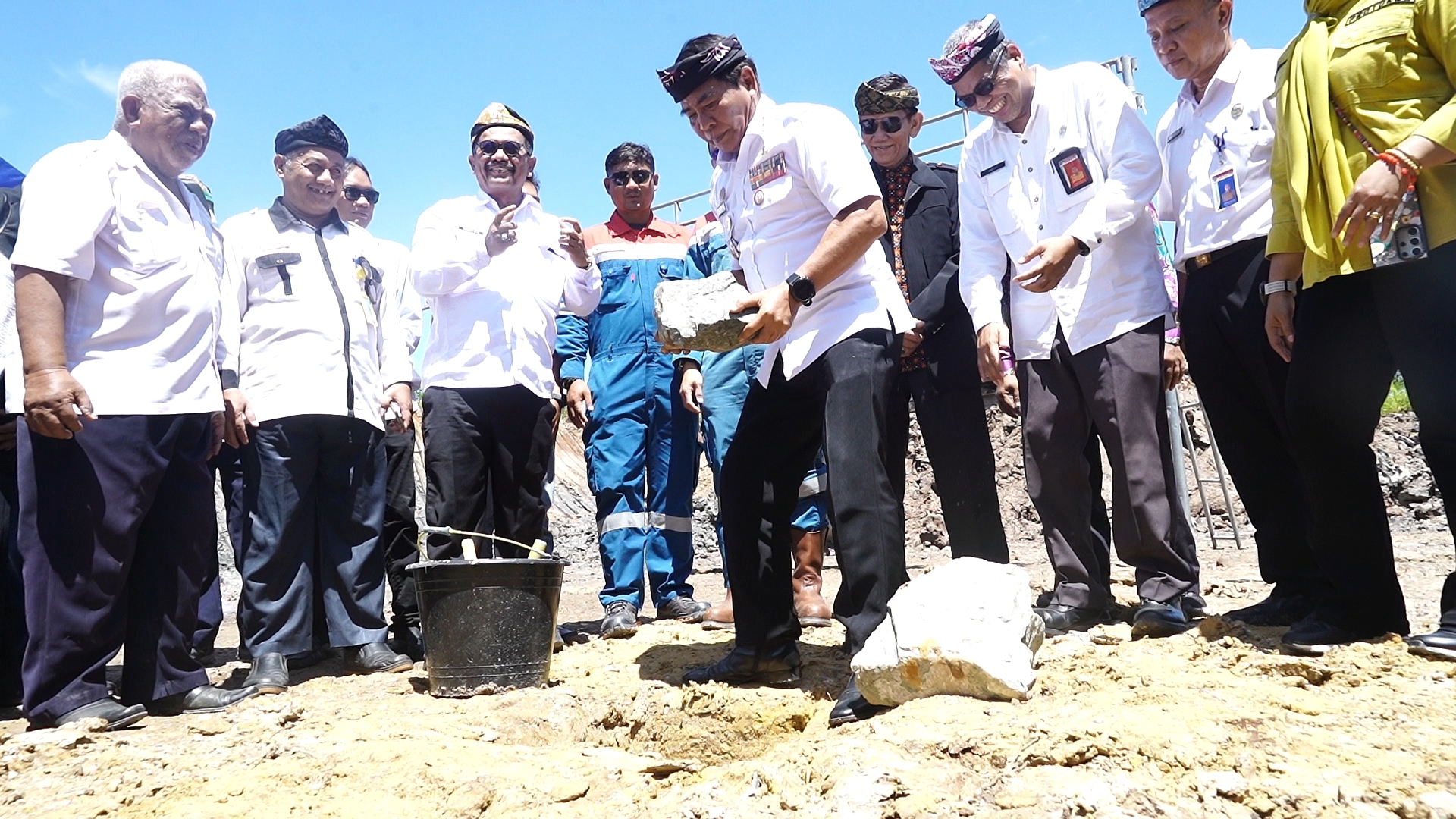 Meresmikan Gedung baru SMKN 1 Bunyu