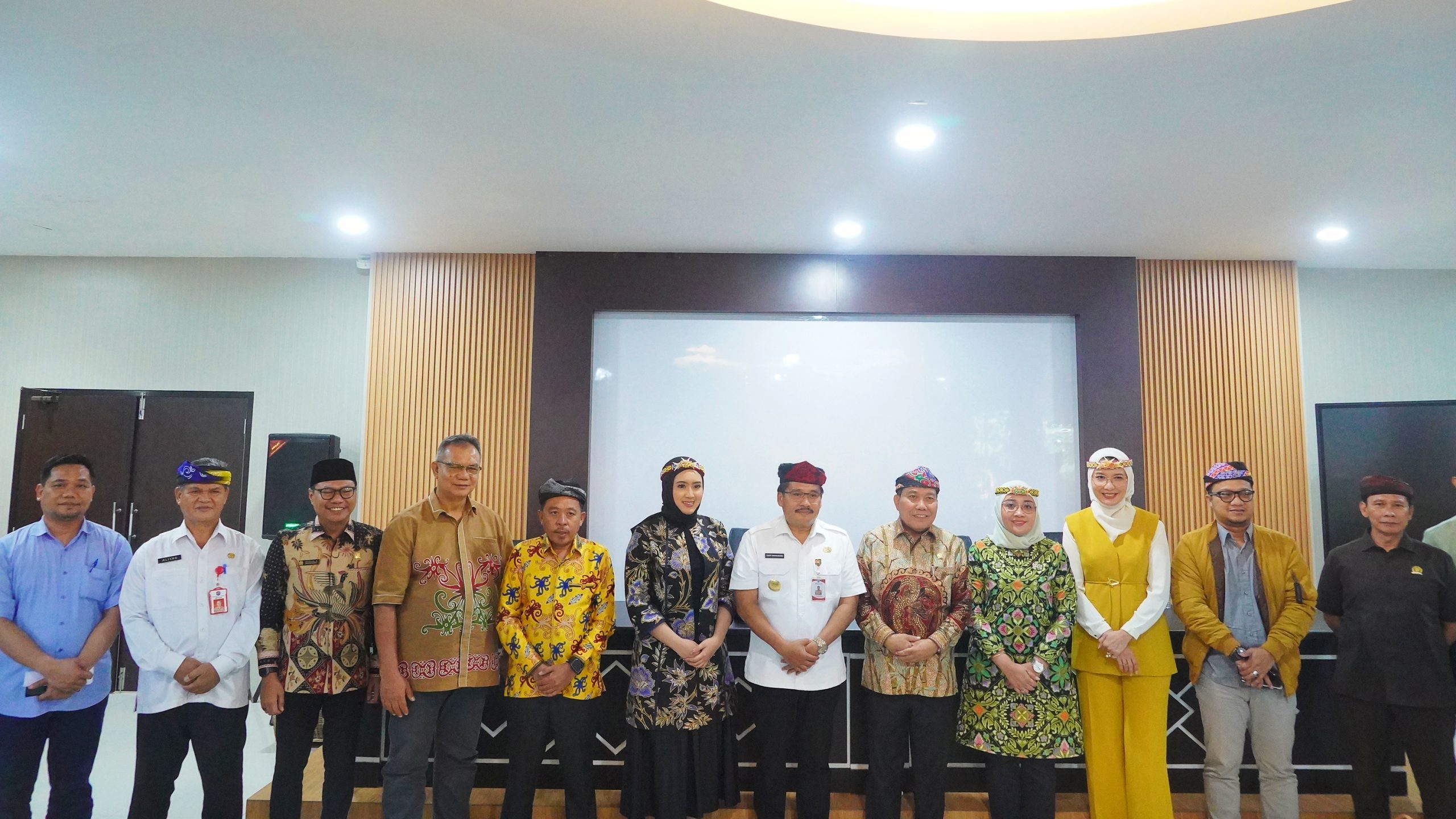Pjs. Gubernur Kalimantan Utara, Togap Simangunsong menerima kunjungan kerja Badan Legislatif DPR RI dalam rangka Penyerapan Aspirasi Prolegnas RUU Prioritas Tahun 2025 dan Prolegnas Tahun 2025-2029