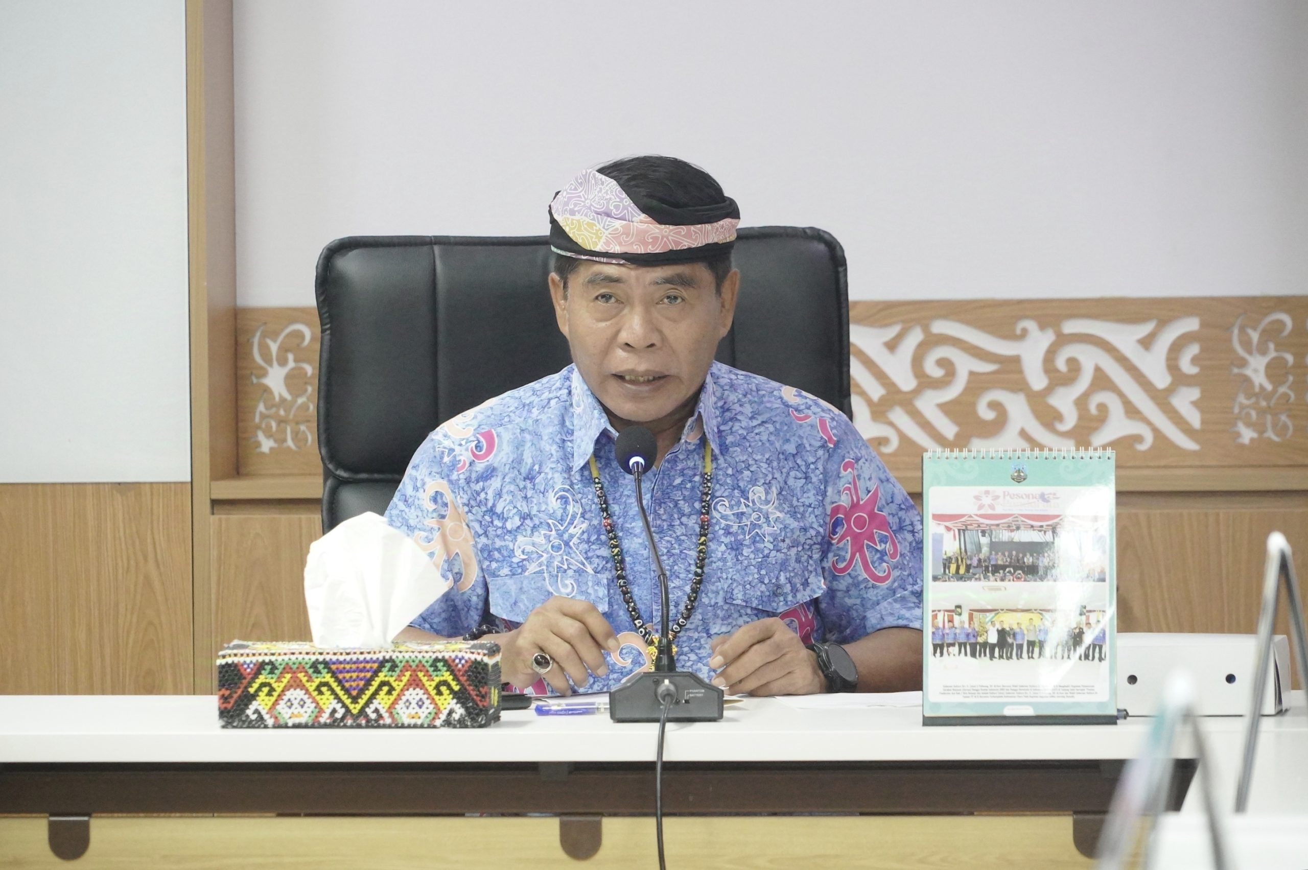Gubernur Kaltara Dr. H. Zainal A Paliwang, S.H., M.Hum memimpin Rapat Penetapan Upah Minimum Provinsi (UMP) Kalimantan Utara Tahun 2025