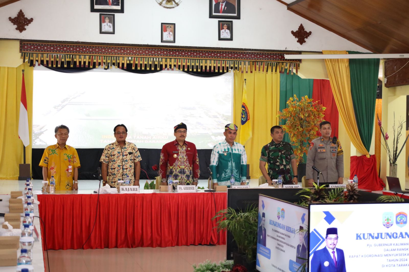 Pjs. Gubernur Kaltara, Togap Simangusong, melakukan kunjungan kerja di Kota Tarakan dan memimpin rapat koordinasi