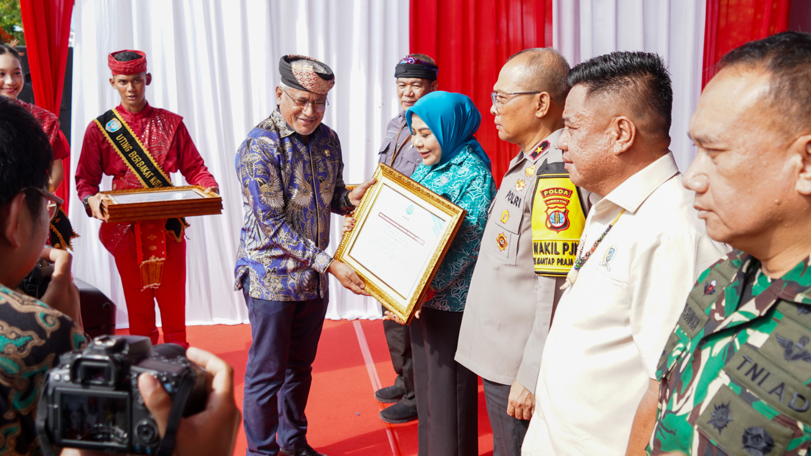 Pejabat dan Warga Kaltara Deklarasi Indonesia Bersih Narkoba Bareng Kepala BNN RI