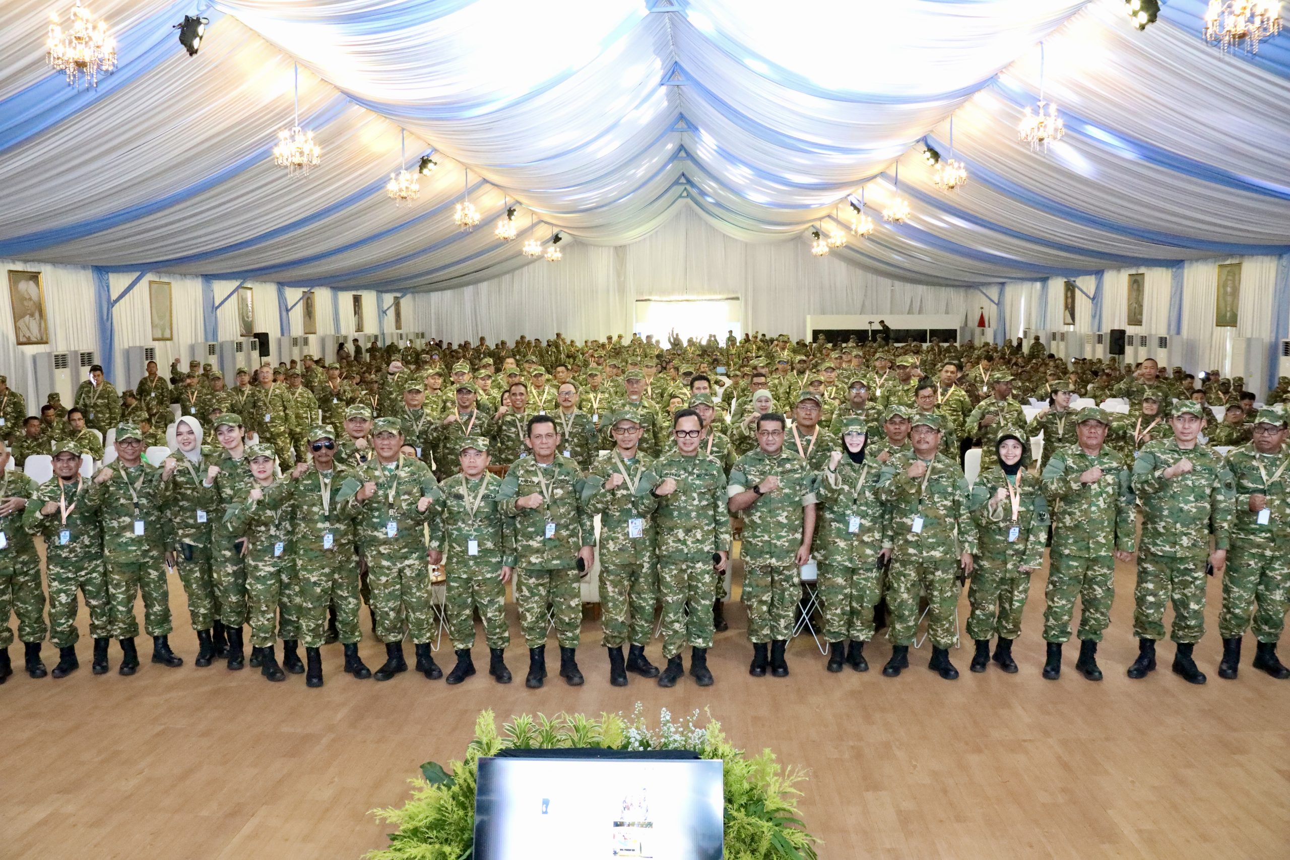 Wagub Ingkong Ala Ikuti Retreat Kepala Daerah di Akmil, Presiden Prabowo: Kita Satu Keluarga Besar