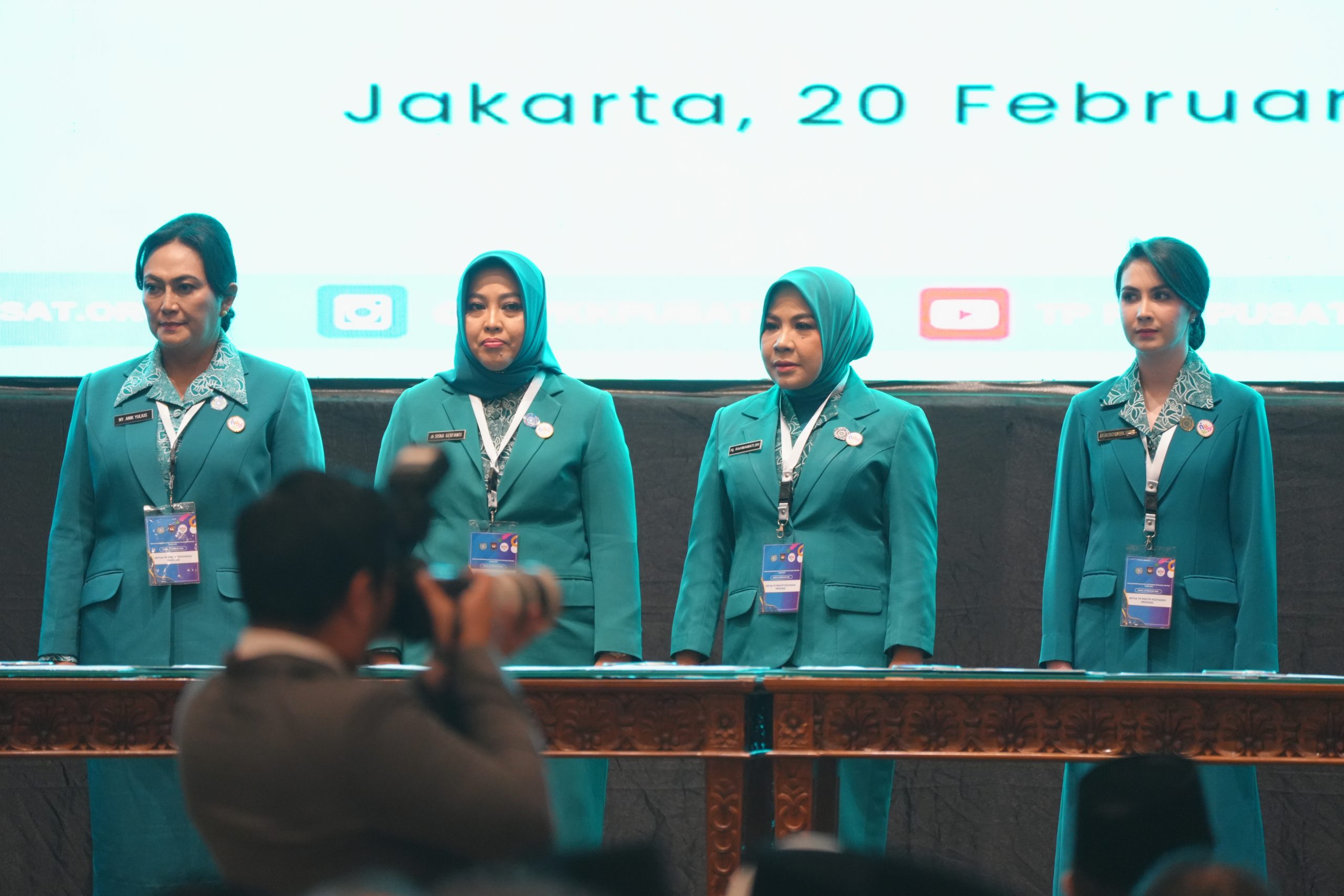 Gubernur Hadiri Pelantikan TP PKK dan Pembina Posyandu