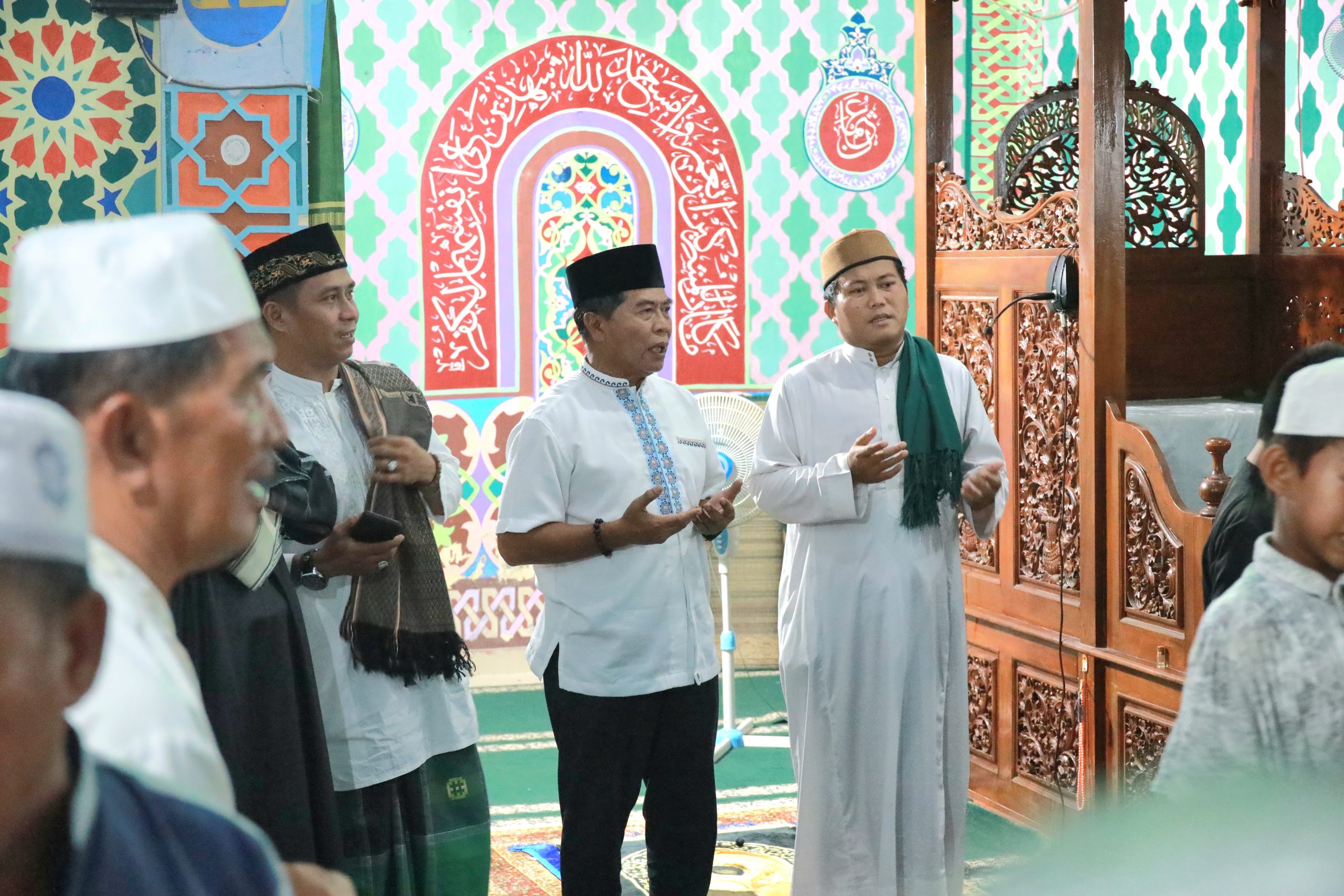 Gubernur-Wagub Kaltara Salurkan Bantuan dalam Safari Ramadan di Malinau