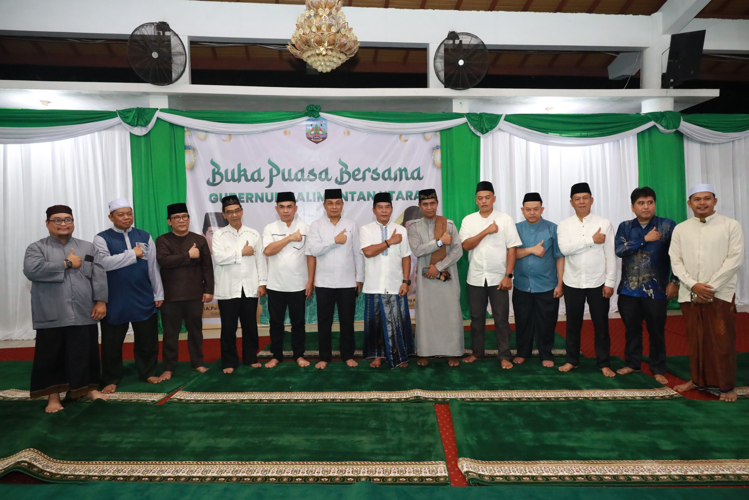 Buka Puasa Bersama Forkopimda, Anggota DPRD Kaltara, Pimpinan OPD Pemprov Kaltara, Pimpinan Instansi Vertikal, FKUB dan Baznas dan anak yatim