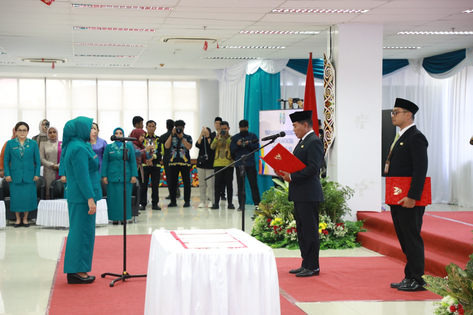 Pengukuhan Bunda PAUD dan Bunda Literasi Provinsi Kaltara, serta melantik Ketua TP-PKK, Ketua Tim Pembina Posyandu, dan Ketua Dekranasda se-Provinsi Kaltara periode 2025-2030,