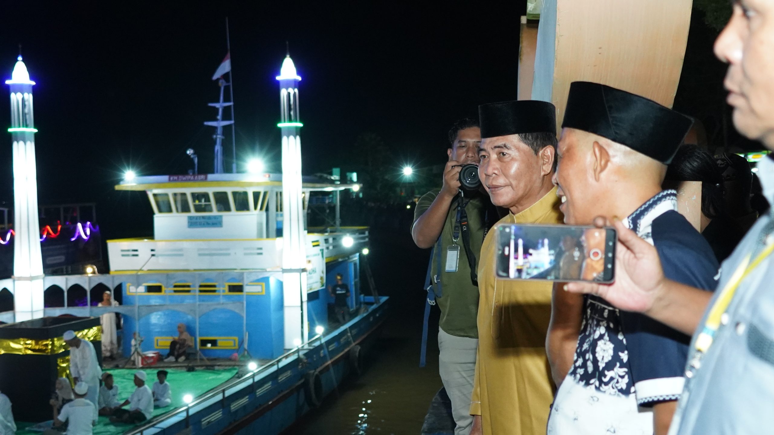 Lomba Takbiran Perahu Hias di Sungai Kayan Tanjung Selor