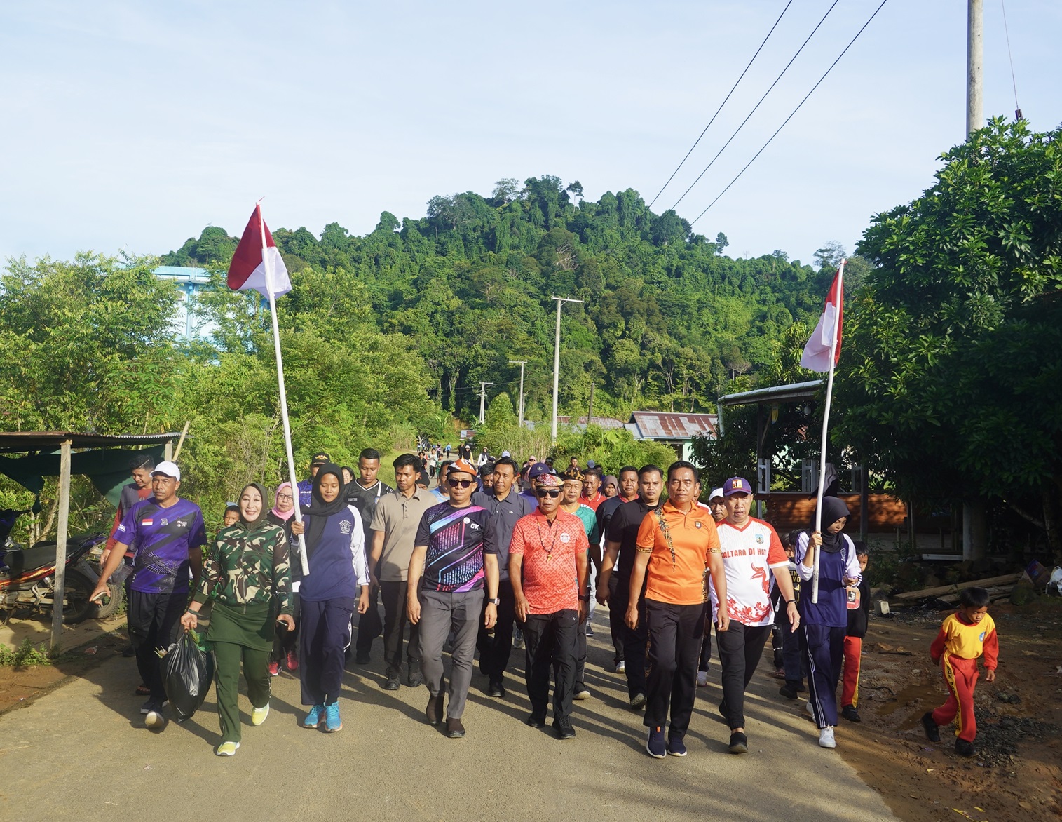 Jalan santai di Sembakung Nunukan jadi ajang silaturahmi dan hidup sehat