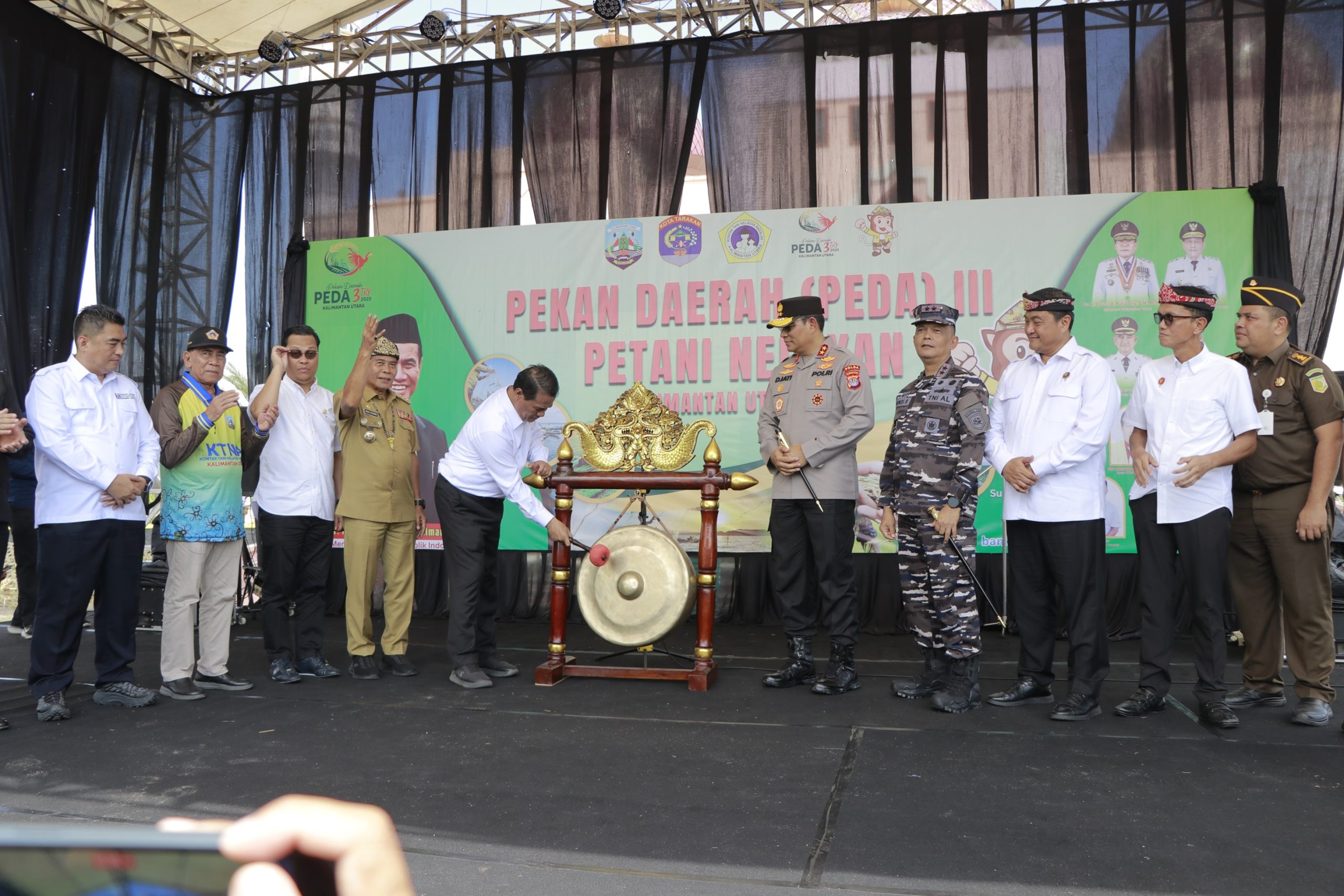 Mentan Amran Sulaiman: Pak Gubernur, kita suplai komoditas strategis ke Malaysia!