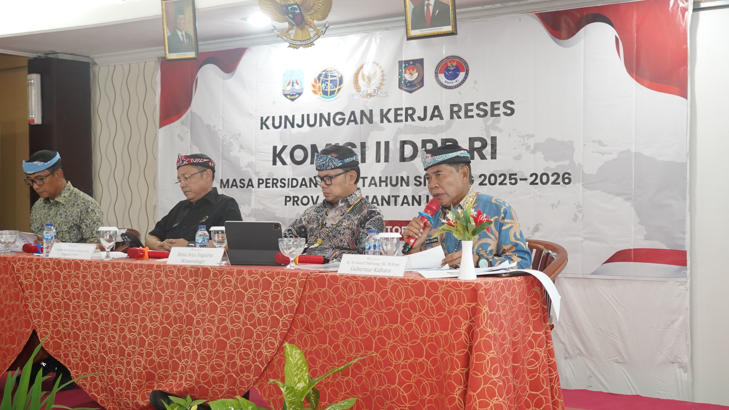 Gubernur dan Komisi II DPR RI komitmen perkuat otonomi daerah di wilayah perbatasan