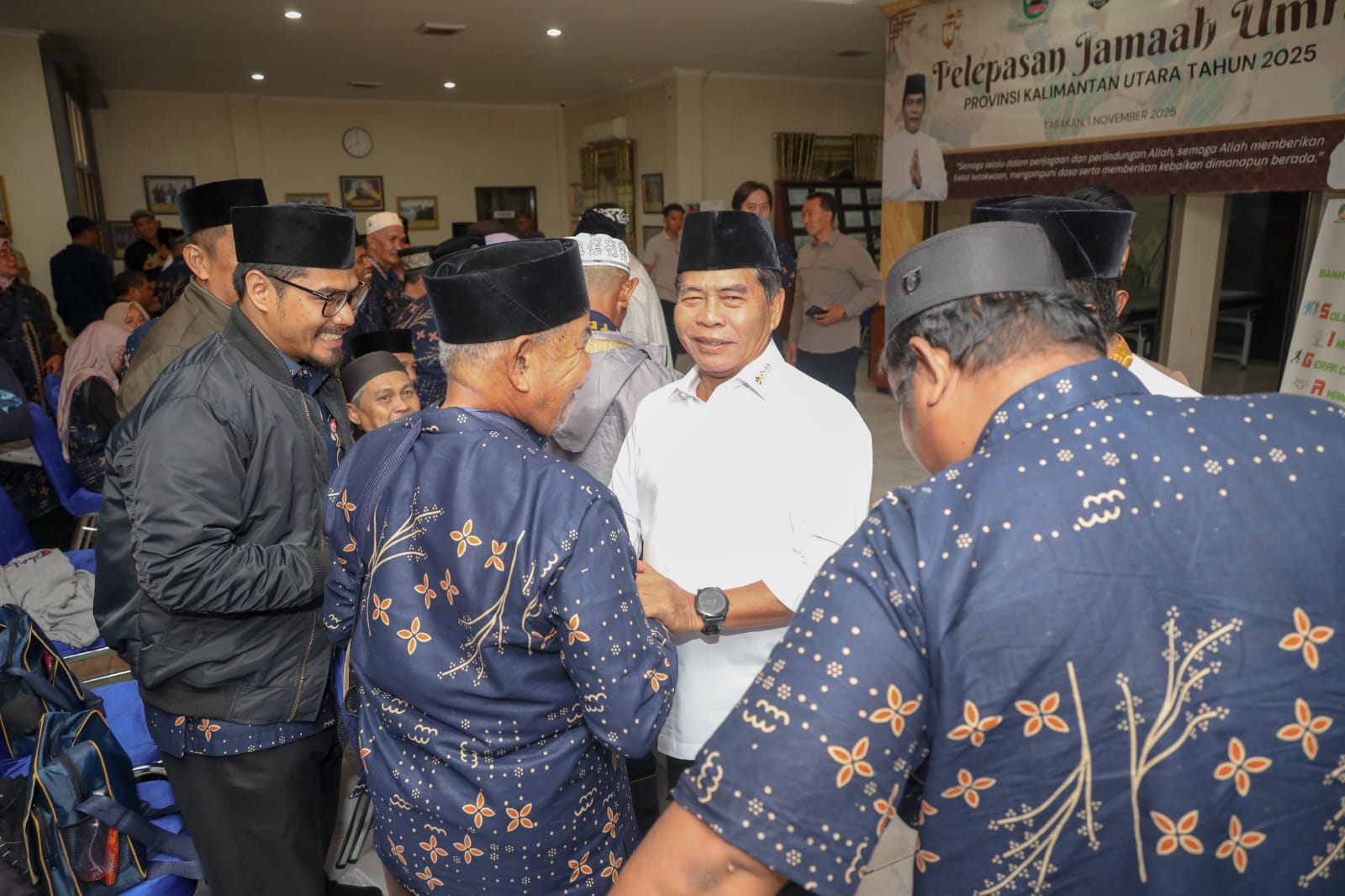 Gubernur Zainal lepas 53 penerima penghargaan umrah ke Tanah Suci
