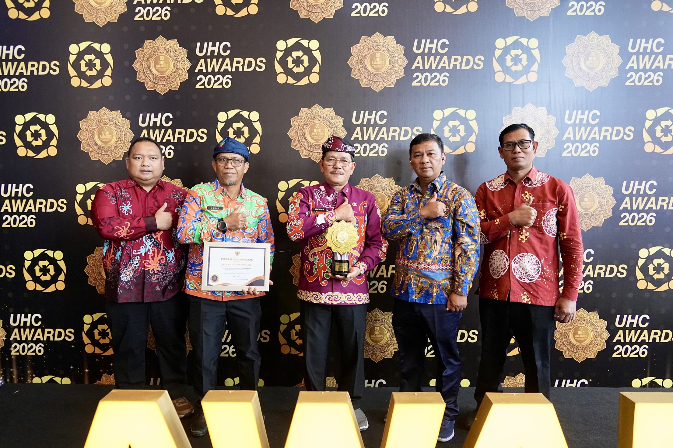 Buktikan masyarakat terproteksi jaminan kesehatan, Pemprov terima penghargaan UHC Awards 2026