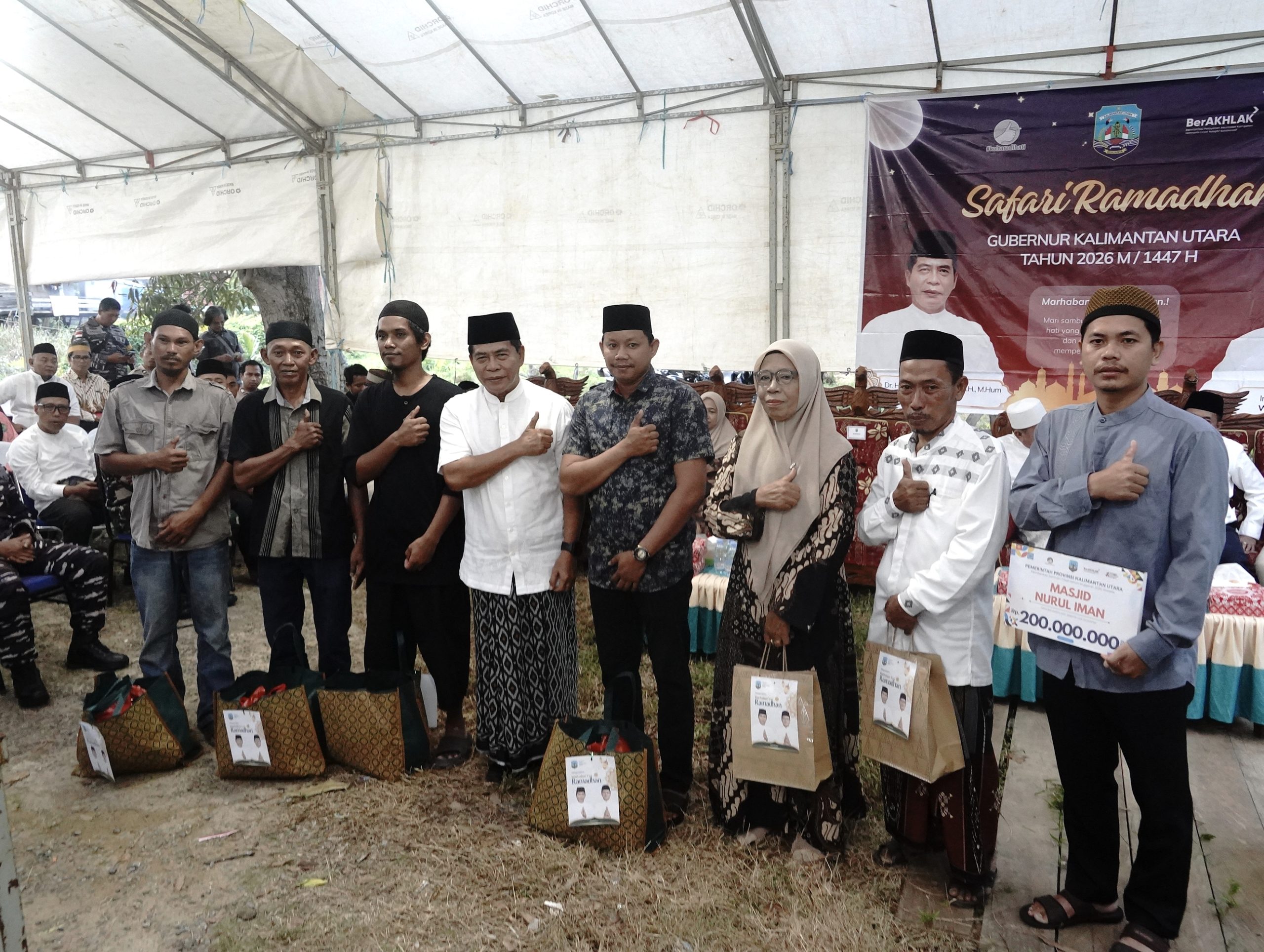 Gubernur serahkan hibah Rp200 juta untuk masjid saat safari Ramadan di Sebatik