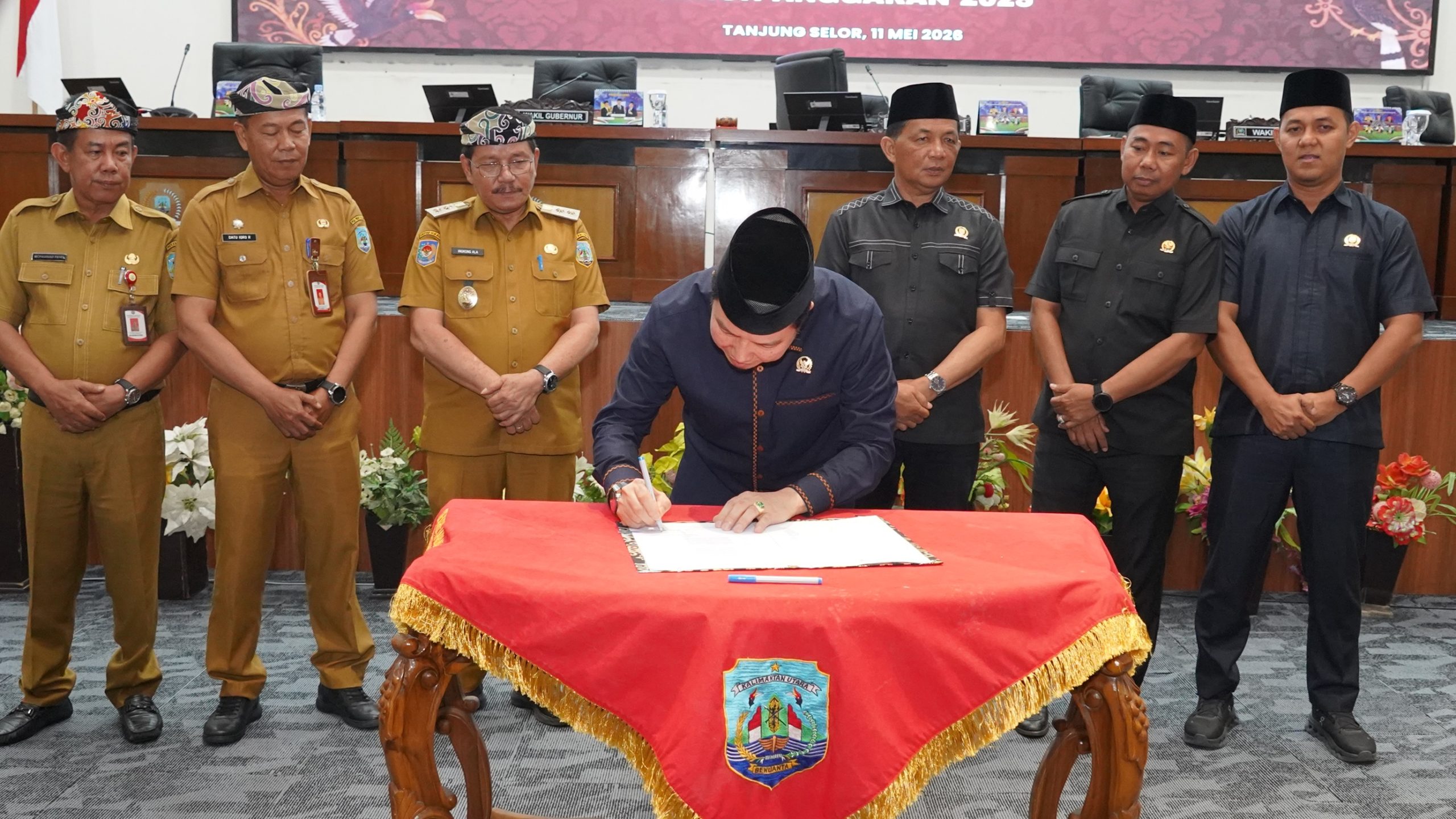 Tingkatkan sinergi eksekutif-legislatif, Wagub Ingkong Ala simak catatan DPRD terkait LKPj