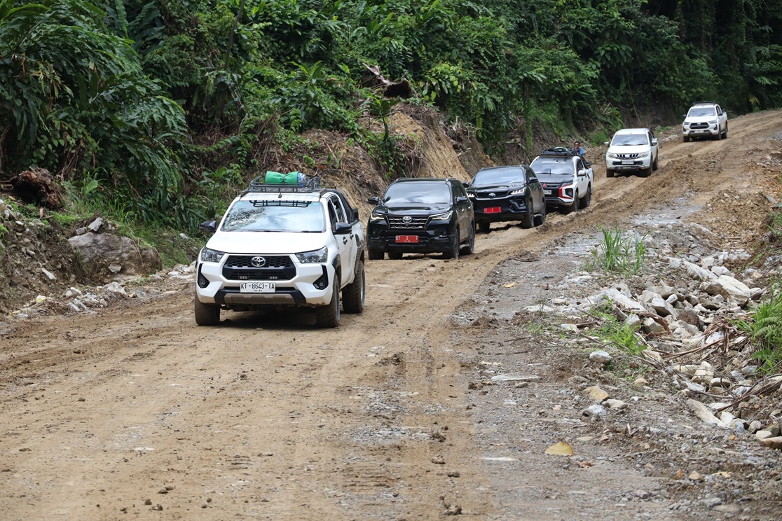 Sinergi Kaltara-Kaltim di 147 KM jalan perbatasan: Wagub Ingkong pacu konektivitas Long Bagun–Long Boh