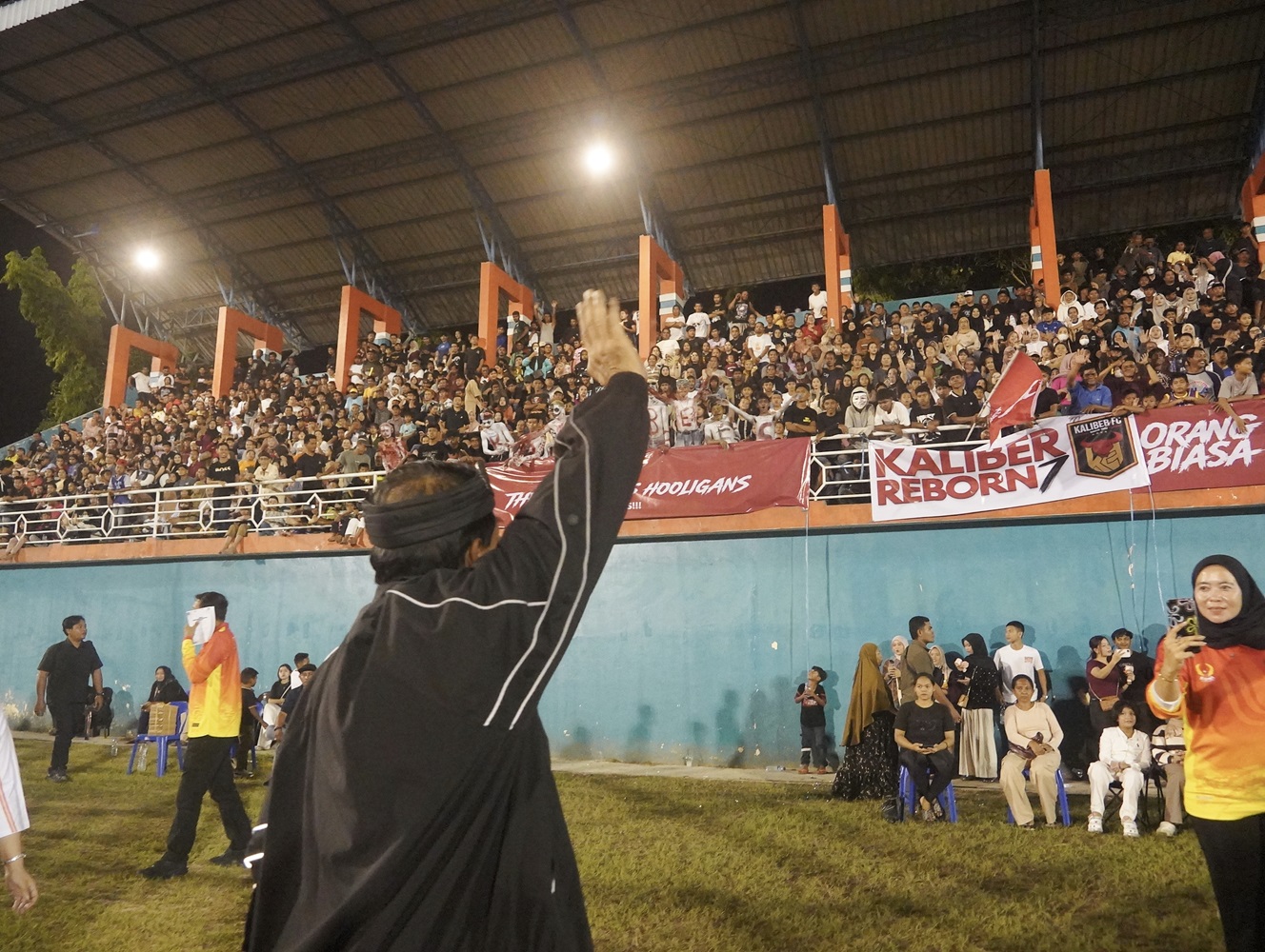 Gubernur Zainal resmi tutup turnamen sepakbola Bupati Cup Nunukan 2026